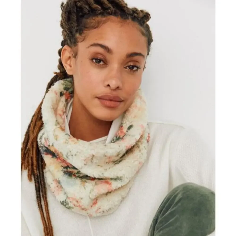 Anthropologie floral‎ sherpa neck bluff Snood